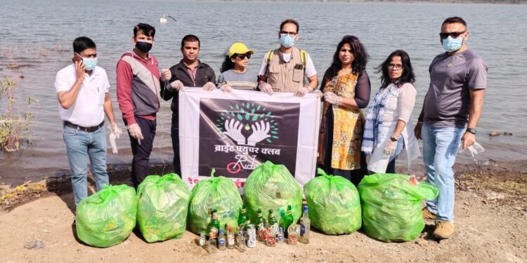 खडकवासल्यात प्लास्टिक मुक्त अभियानाअंतर्गत ६ बॅग कचरा जमा