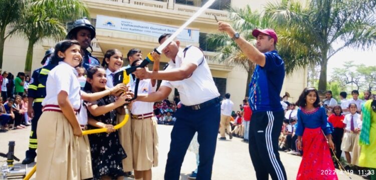 राष्ट्रीय अग्निशमन सेवा सप्ताहच्या निमित्ताने अग्निशमन प्रात्यक्षिकाचे आयोजन