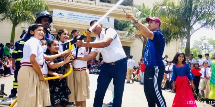 राष्ट्रीय अग्निशमन सेवा सप्ताहच्या निमित्ताने अग्निशमन प्रात्यक्षिकाचे आयोजन