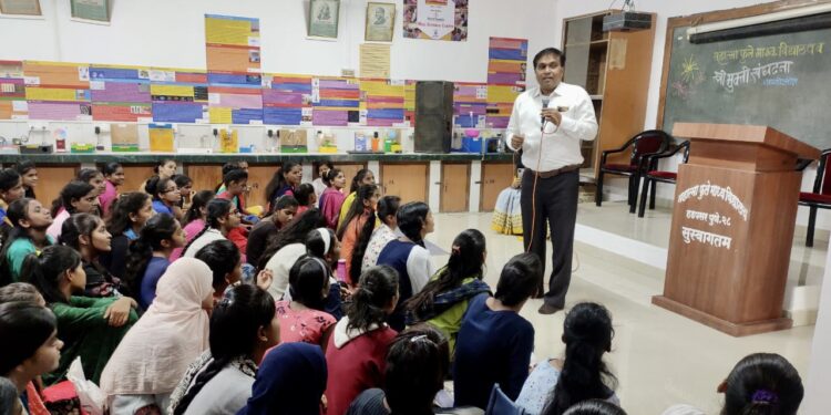 स्त्री मुक्ती संघटनेच्या वतीने ‘दहावी नंतर पुढे काय’ विषयावर सत्र संपन्न