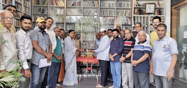 उन्नति सोशल फाऊंडेशनच्या विठाई वाचनालयात महाराष्ट्र दिन साजरा