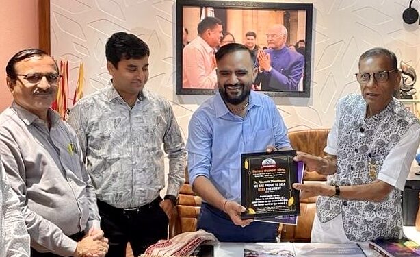 निरंजन सेवाभावी संस्थेच्या नवनियुक्त कार्यकारिणीचा सन्मान व शपथ सोहळा संपन्न